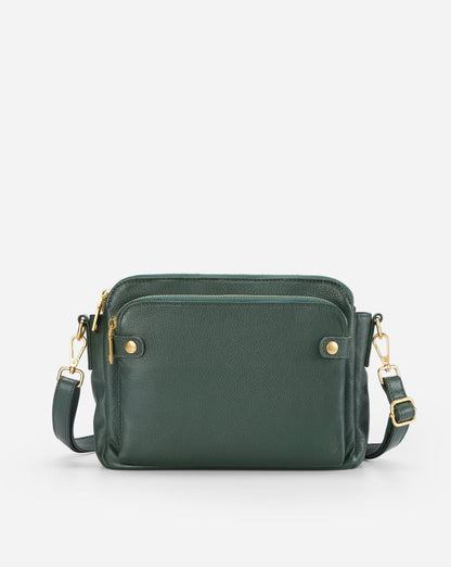 Sleek Leather Crossbody Bag for Everyday Essentials