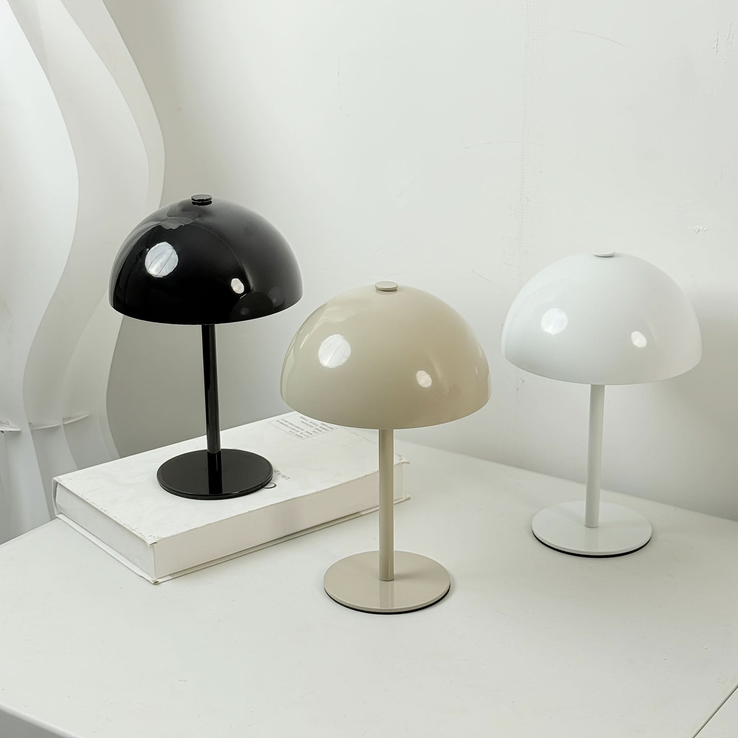 Wireless Touch-Controlled Table Lamp