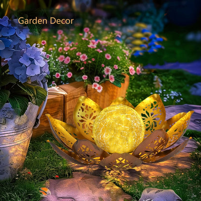 Solar Garden Lamp in Lotus Design