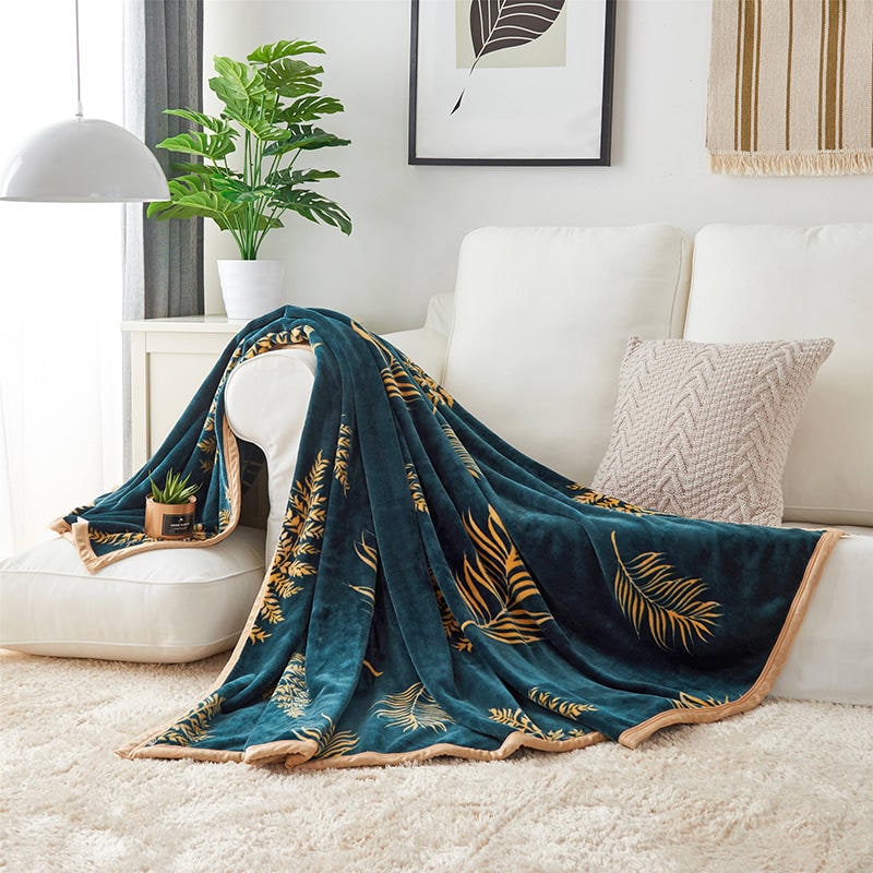 Botanical Bliss Plush Throw Blanket - Elegance Meets Comfort