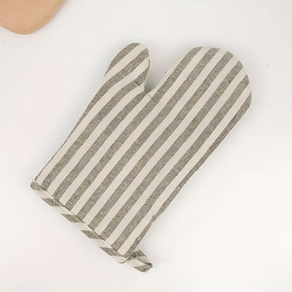 Stylish Heat-Resistant Kitchen Mitt for Safe Cooking