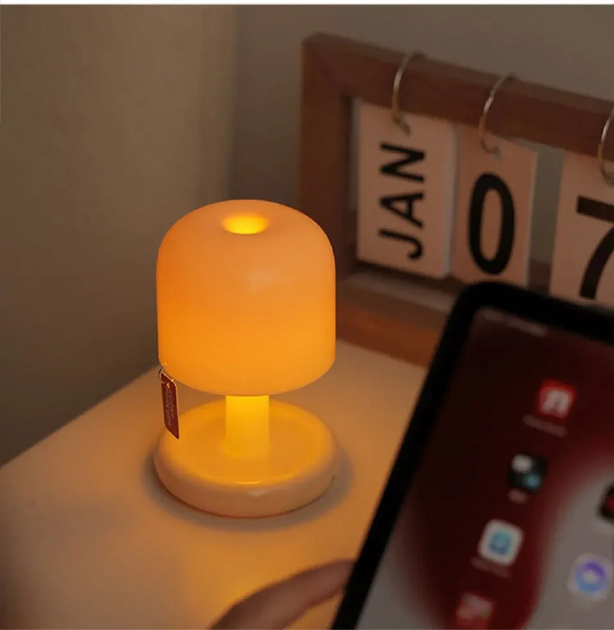 Compact LED Sunset Light - Decorative Mood Lamp for Desk and Bedroom