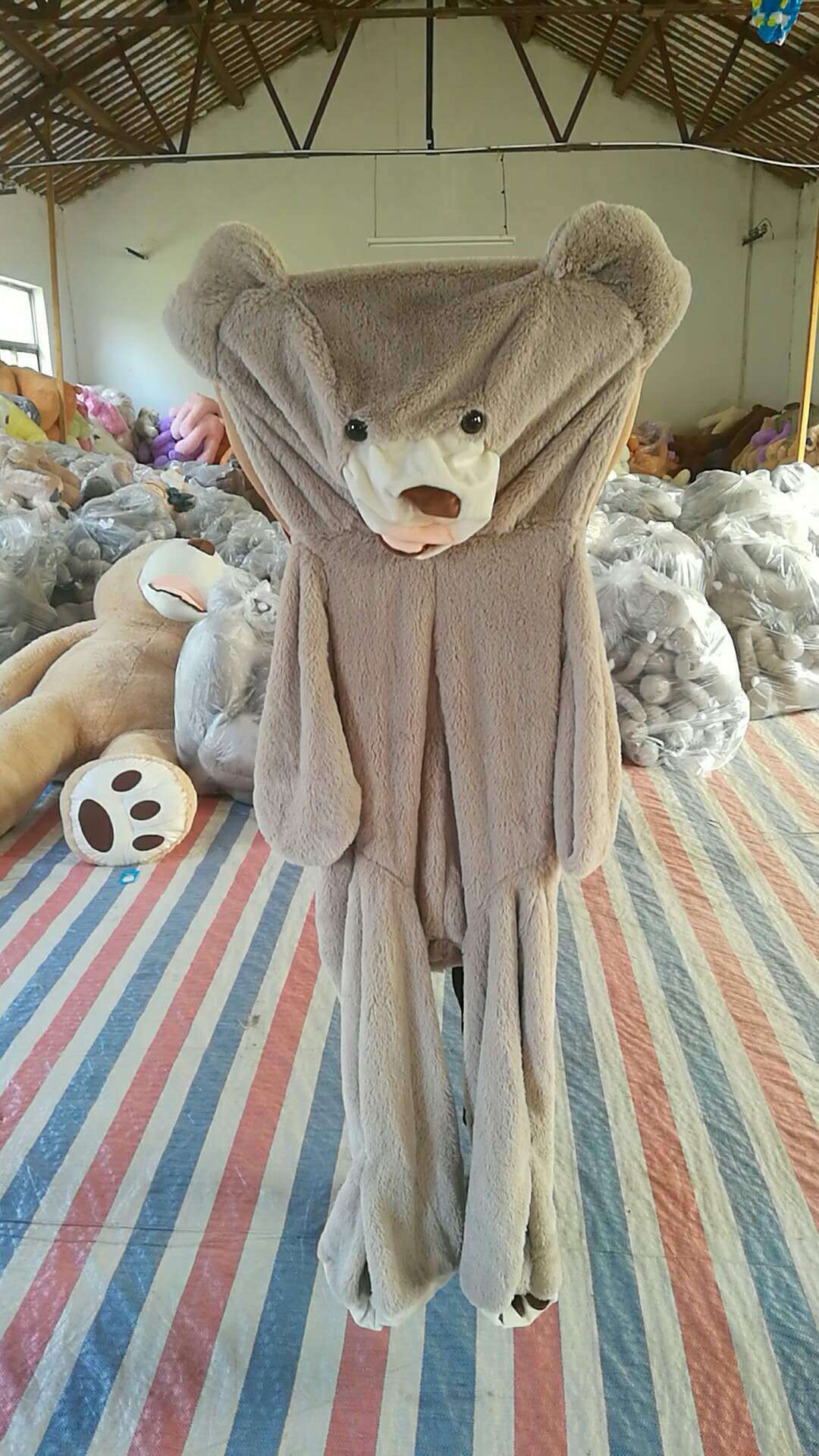Giant Soft Teddy Bear – Cuddly Companion