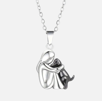 Elegant Embrace Pendant Necklace – Stylish Jewelry