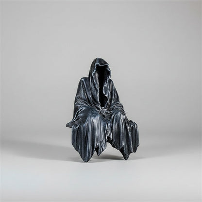 Eerie Cloaked Phantom Statue for Spooky Halloween Decor