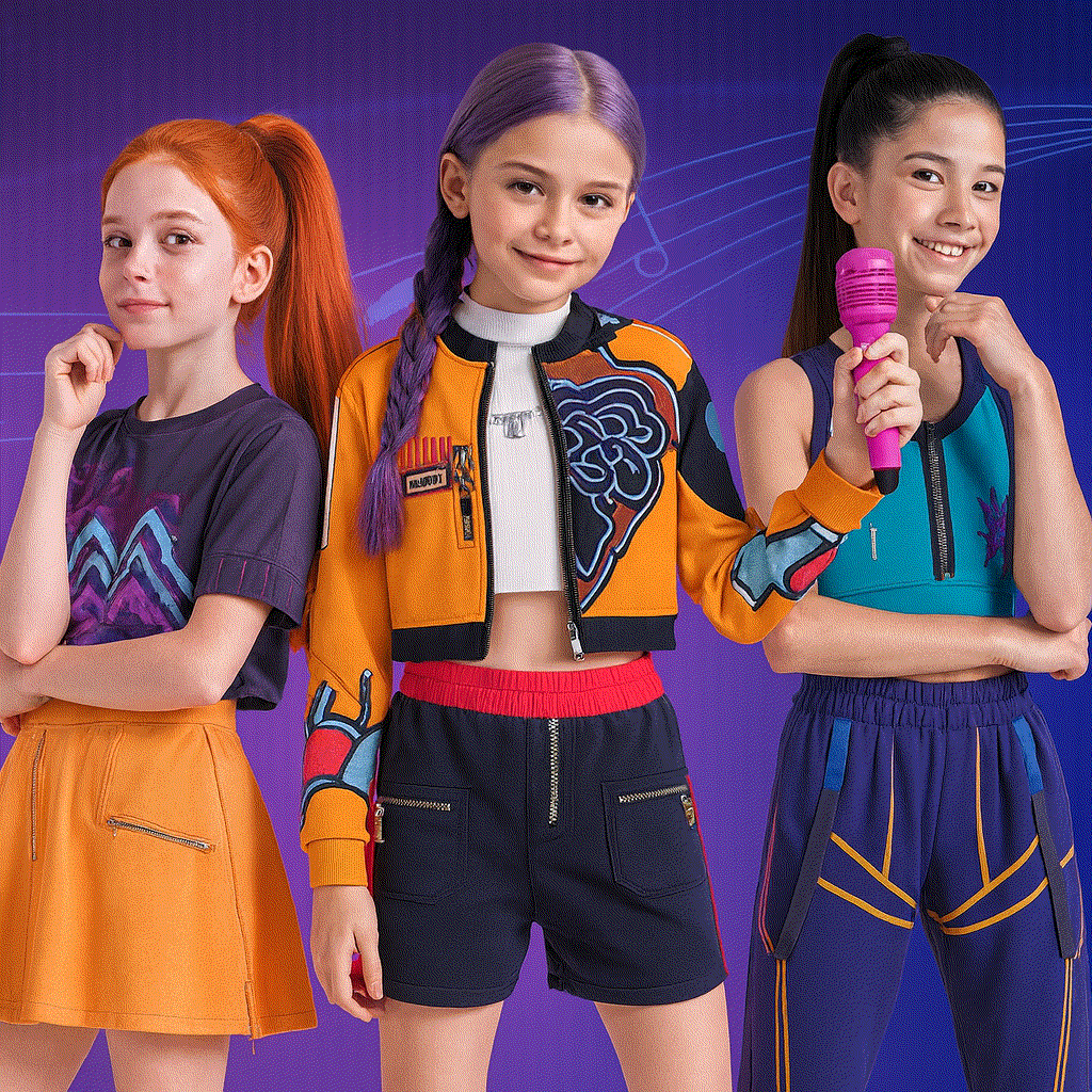 Vibrant Hip Hop Dance Outfit with Stylish Crop Top and Joggers