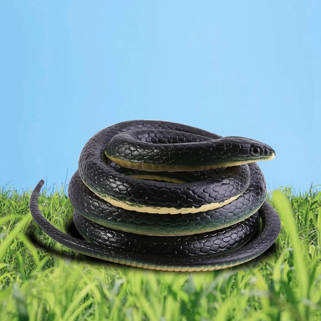 Lifelike Halloween Snake Prop for Thrilling Decorations