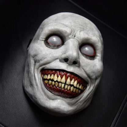 Chilling Demon Face Mask with Glaring Teeth for Halloween Fun