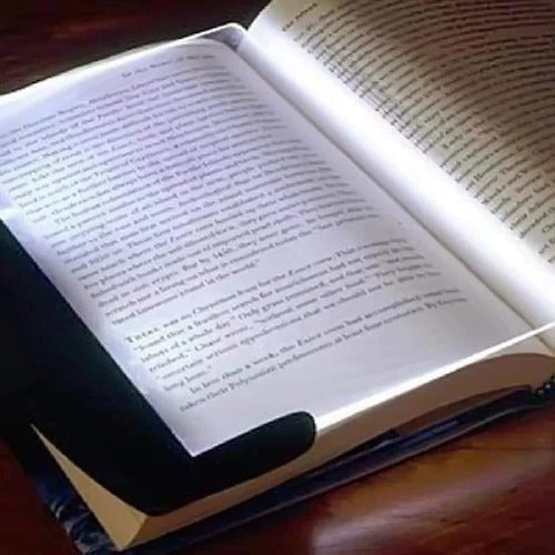 Compact Reading Light for On-the-Go Use
