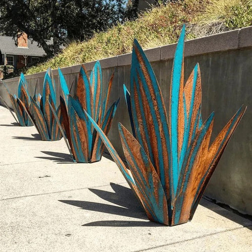 Agave Plant-Inspired Garden Lamp