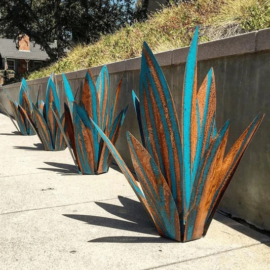 Agave Plant-Inspired Garden Lamp