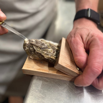 Effortless Oyster Opener for Safe Shell Access