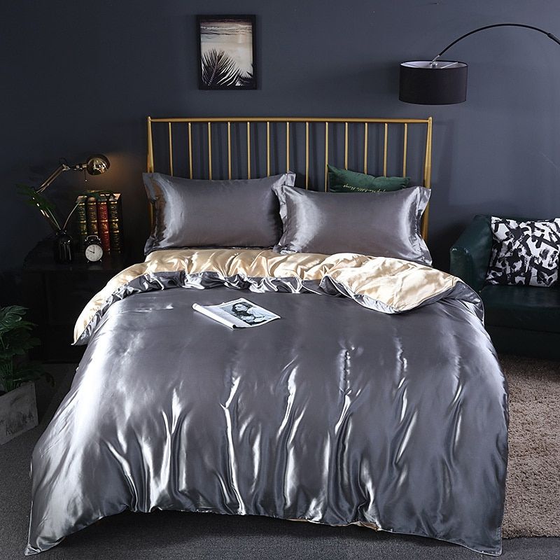 Luxury Silk Bedding Set - 4 Pieces with Duvet Cover and Pillowcases