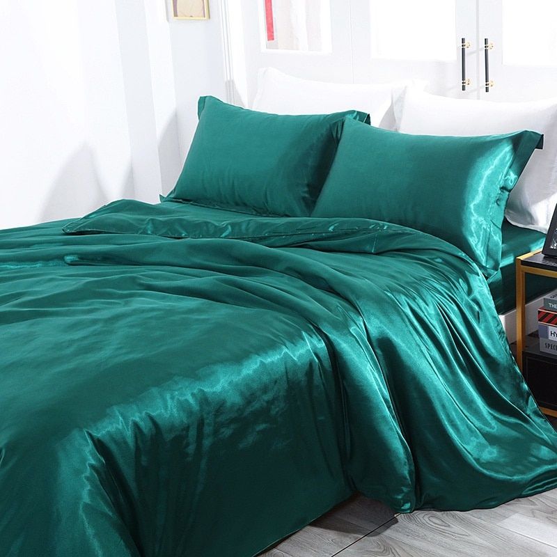 Luxury Silk Bedding Set - 4 Pieces with Duvet Cover and Pillowcases