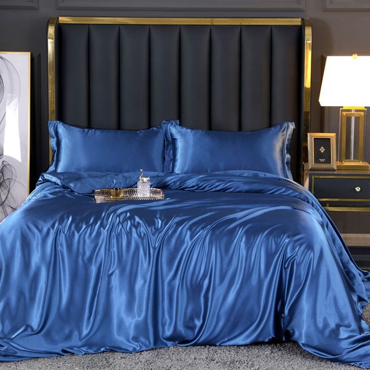 Luxury Silk Bedding Set - 4 Pieces with Duvet Cover and Pillowcases