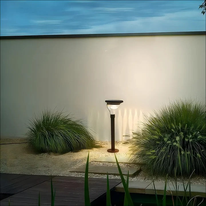 High-Intensity Solar Outdoor Lamp for Bright Illumination