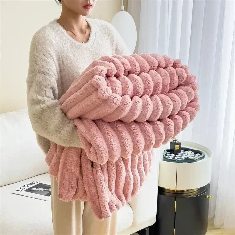 Ultra-Soft Plush Blanket | Rabbit Fur Look | Essential for Fall/Winter