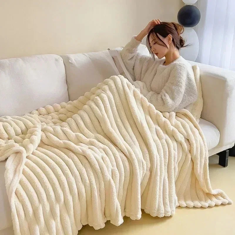 Ultra-Soft Plush Blanket | Rabbit Fur Look | Essential for Fall/Winter