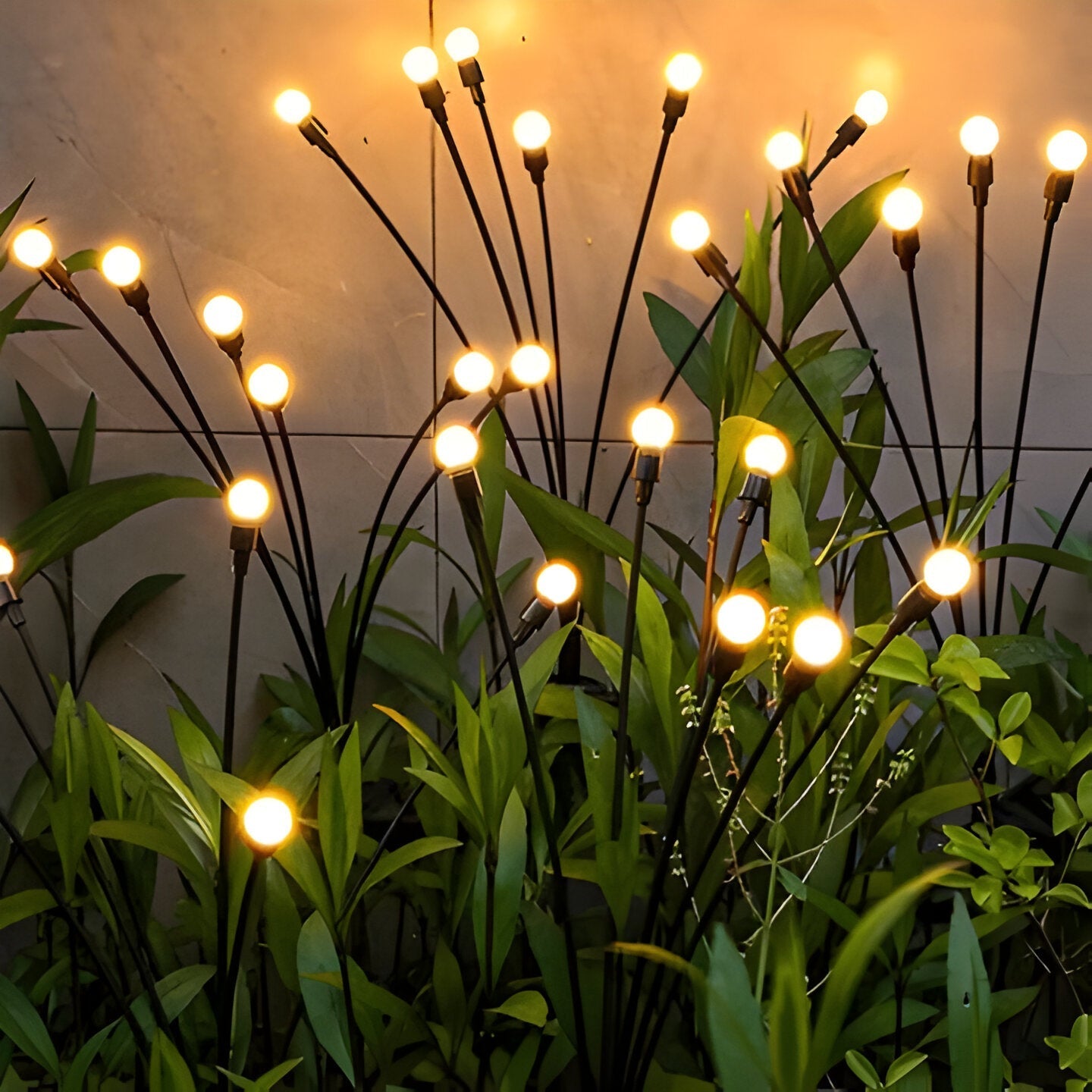 Outdoor Solar Garden Lights for Pathway and Landscape Illumination