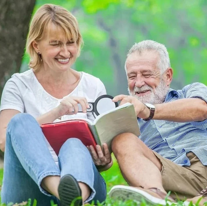 30x Magnifying Lens for Elderly Users