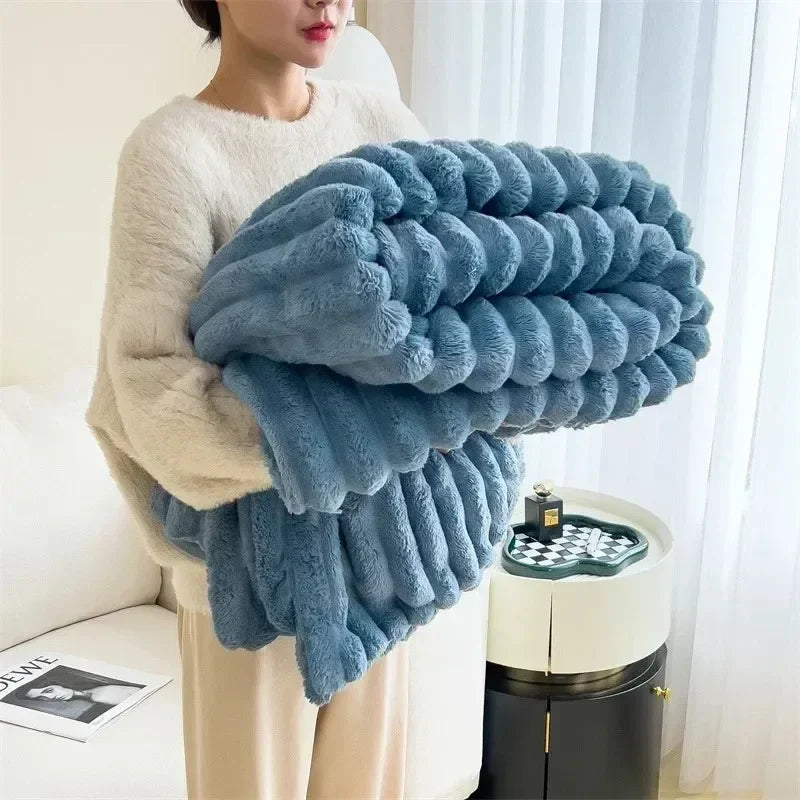 Ultra-Soft Plush Blanket | Rabbit Fur Look | Essential for Fall/Winter