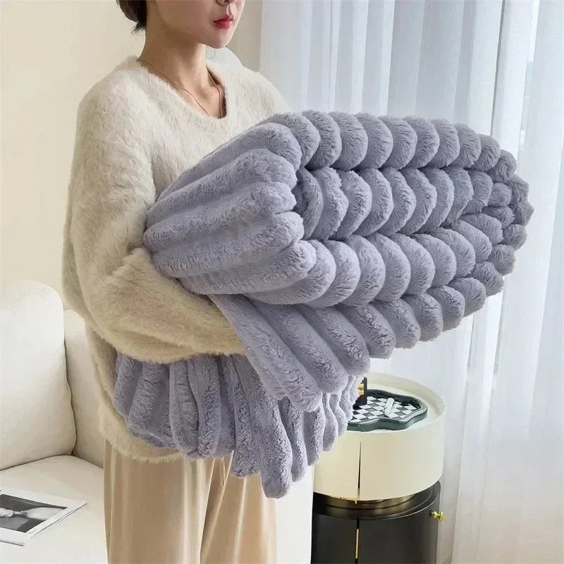 Ultra-Soft Plush Blanket | Rabbit Fur Look | Essential for Fall/Winter