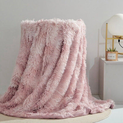 Luxurious Plush Throw Blanket for Ultimate Relaxation