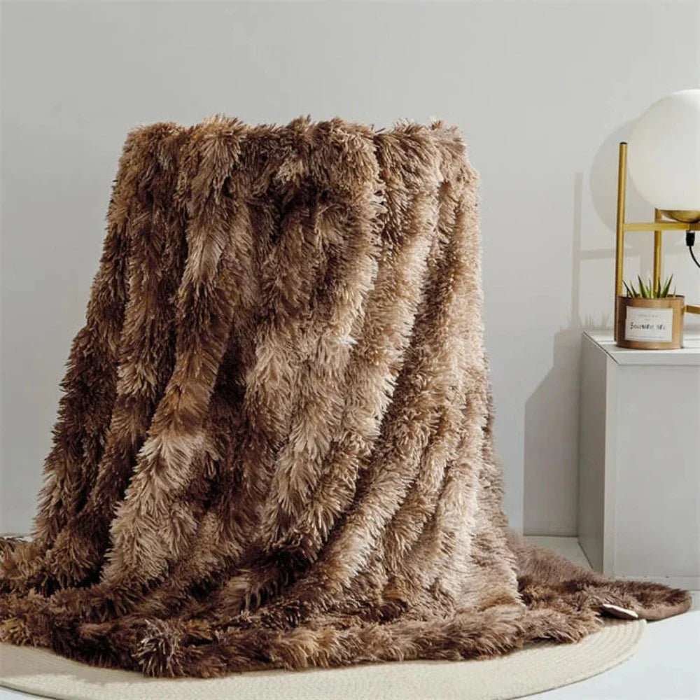 Luxurious Plush Throw Blanket for Ultimate Relaxation