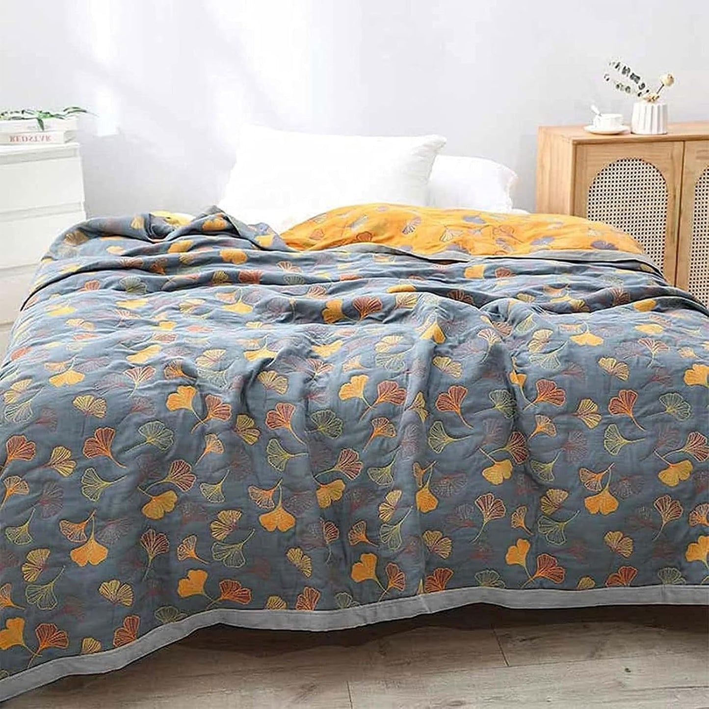 Reversible Throw Blanket for Cozy Home Decor with Nature Motif