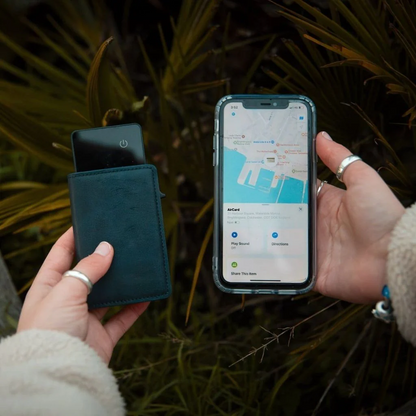 Ultra-Slim Tracking Card for Effortless Wallet Location
