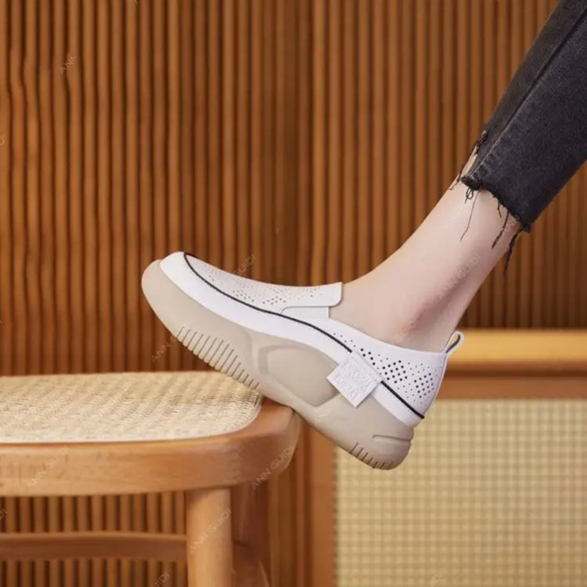 Retro Platform Sneakers for Women - Casual Slip-On Loafers