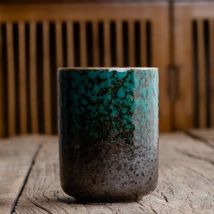 Elegant Handleless Ceramic Tea Cup with Unique Crackle Finish
