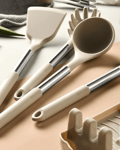 Culinary Craftsmanship – Elegant Utensil Collection with Silicone Tips