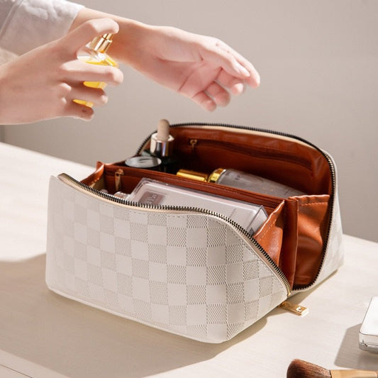 Checkerboard Embossed PU Leather Makeup Bag – Multiple Compartments, Water-Resistant for Travel and Daily Use