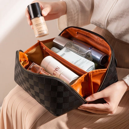 Checkerboard Embossed PU Leather Makeup Bag – Multiple Compartments, Water-Resistant for Travel and Daily Use