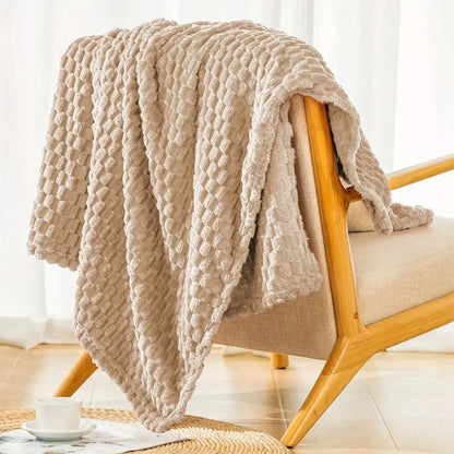 Checkered Patterned Throw Blanket – Soft and Cozy for All Seasons