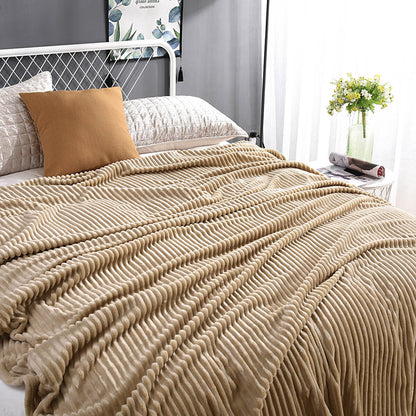 Cozy Fleece Blanket | Elegant Cover for Year-Round Comfort