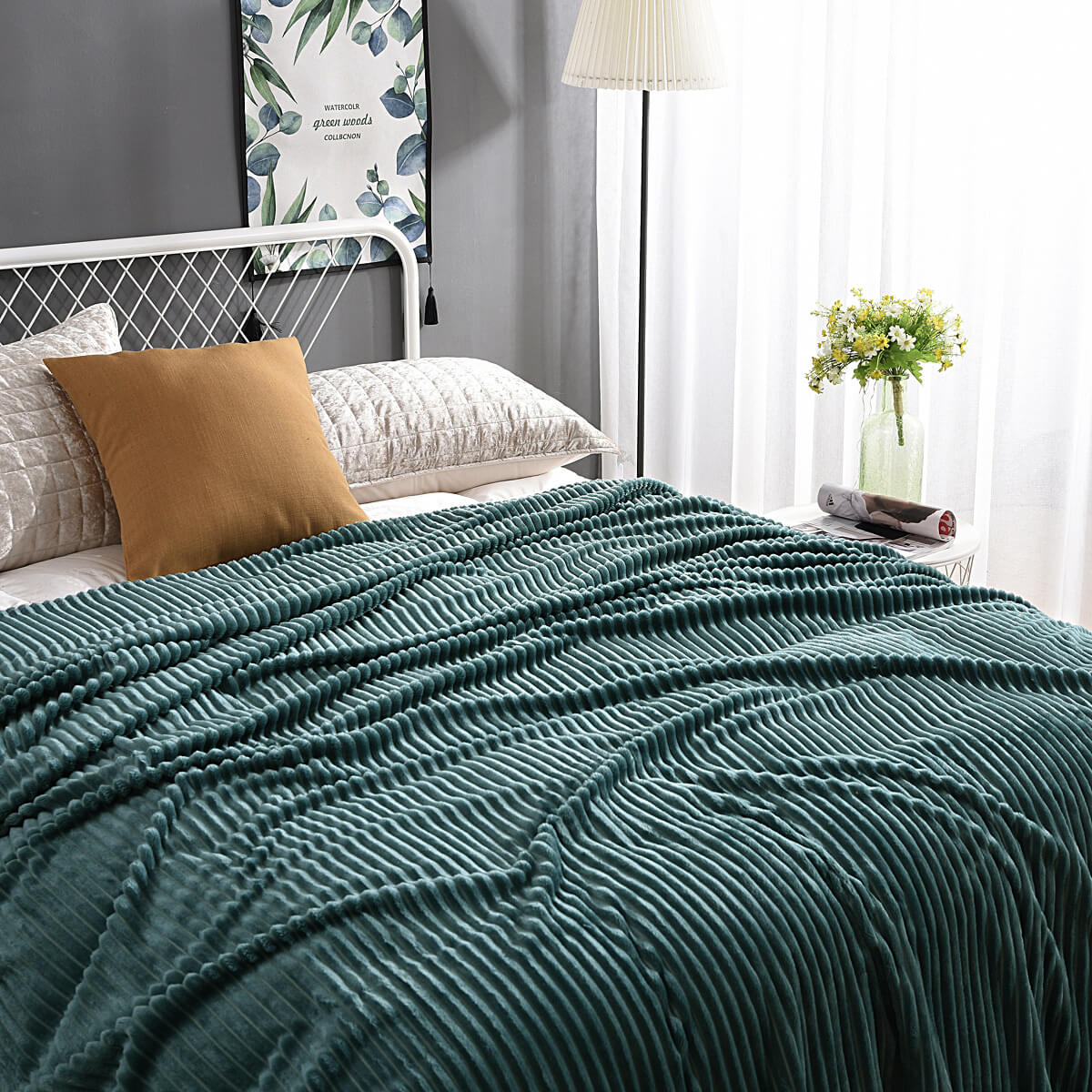 Cozy Fleece Blanket | Elegant Cover for Year-Round Comfort