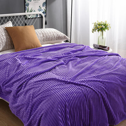 Cozy Fleece Blanket | Elegant Cover for Year-Round Comfort