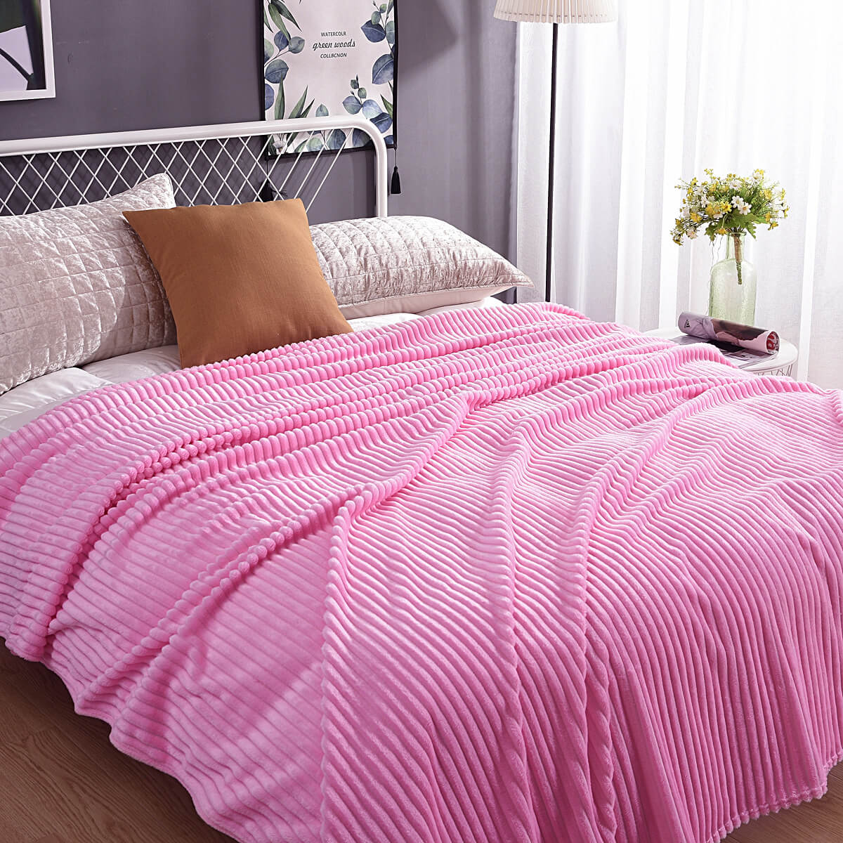Cozy Fleece Blanket | Elegant Cover for Year-Round Comfort
