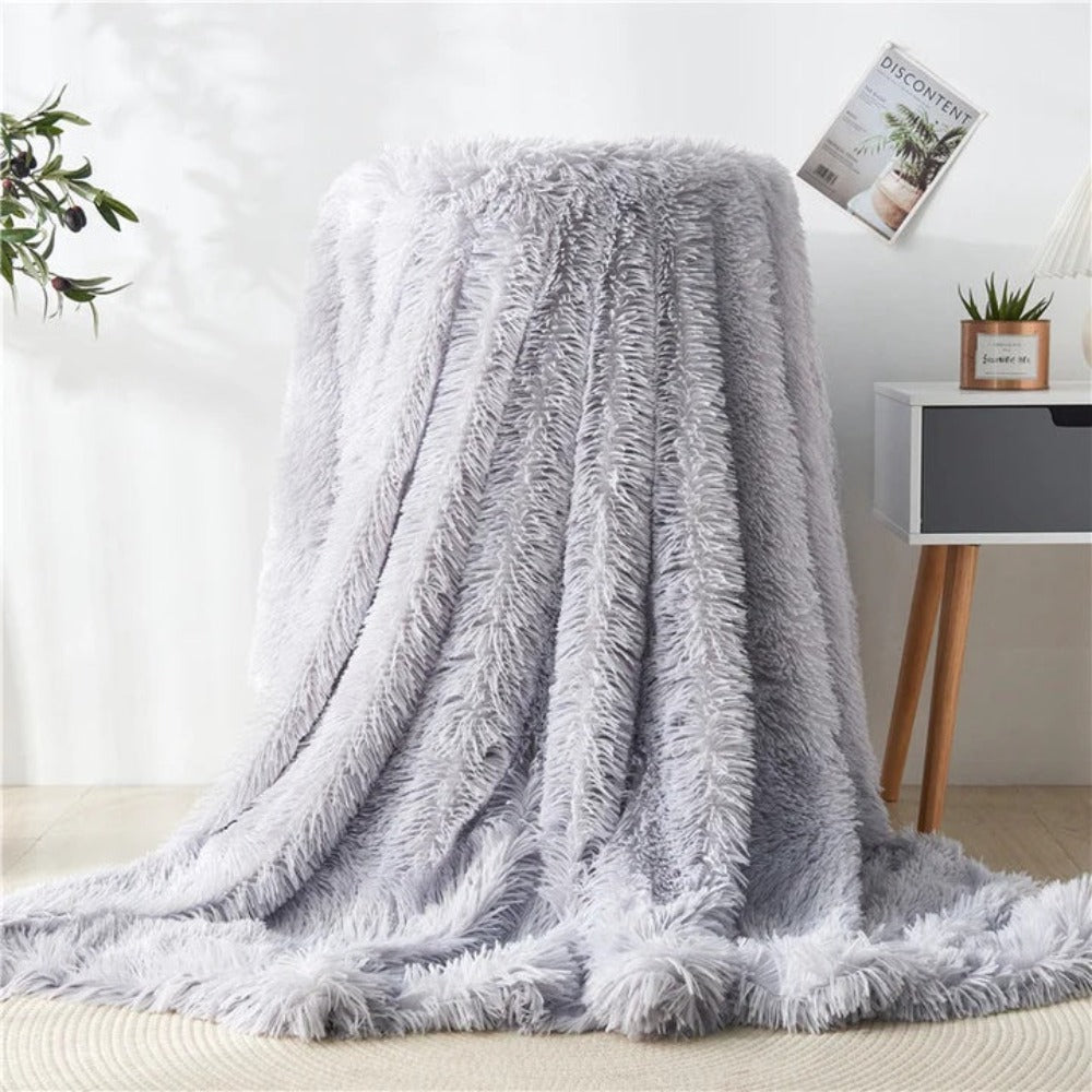 Luxurious Plush Throw Blanket for Ultimate Relaxation