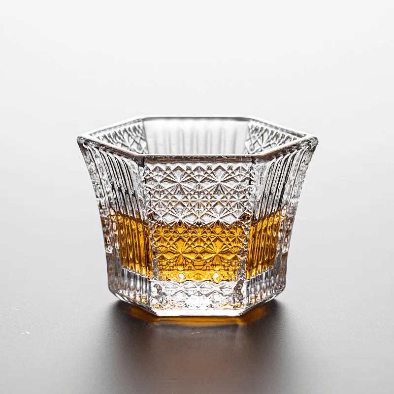 Geometric Crystal Glass – Elegant Design for Fine Beverages