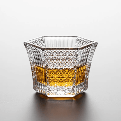 Geometric Crystal Glass – Elegant Design for Fine Beverages