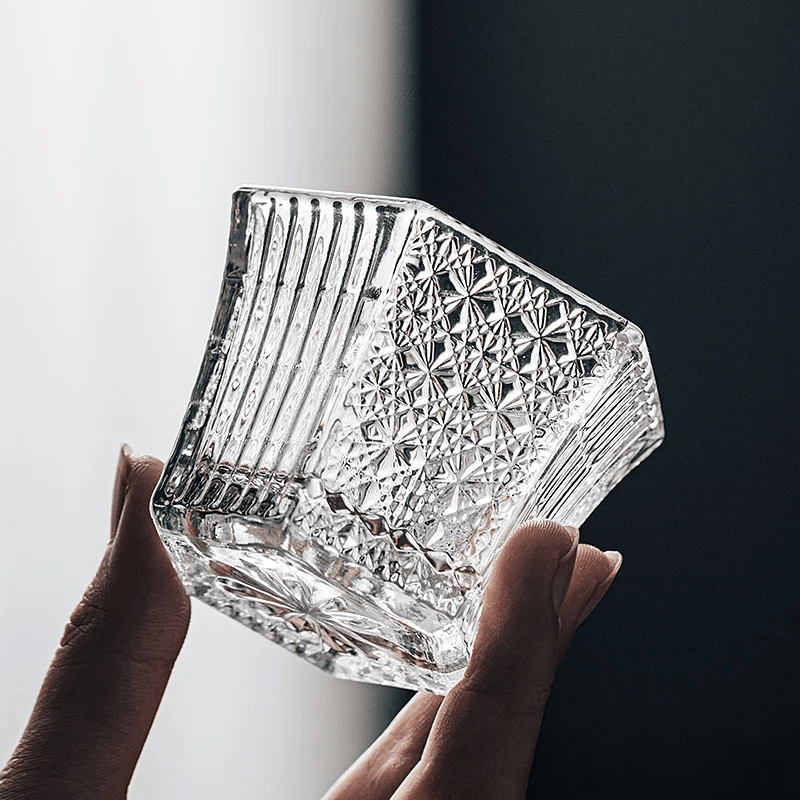 Geometric Crystal Glass – Elegant Design for Fine Beverages