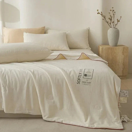 Elegant Jacquard Pattern Quilt by Yamileth