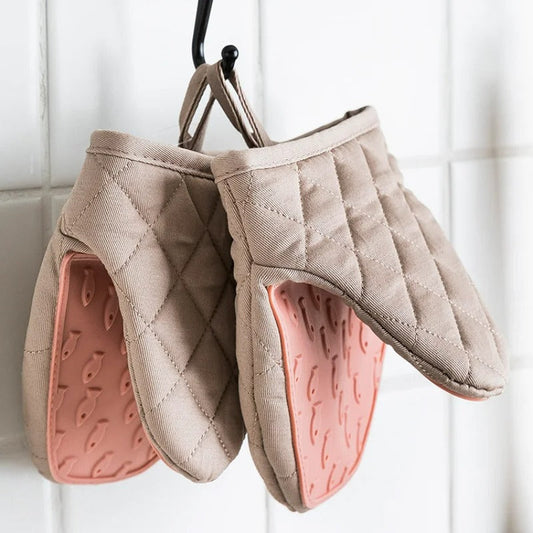 Fish-shaped Heat-resistant Silicone Oven Mitt - Finley
