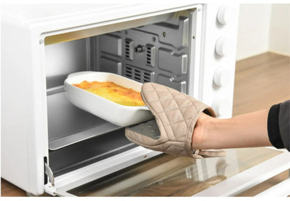 Silicone Oven Mitt in Fish Design – Versatile Kitchen Tool