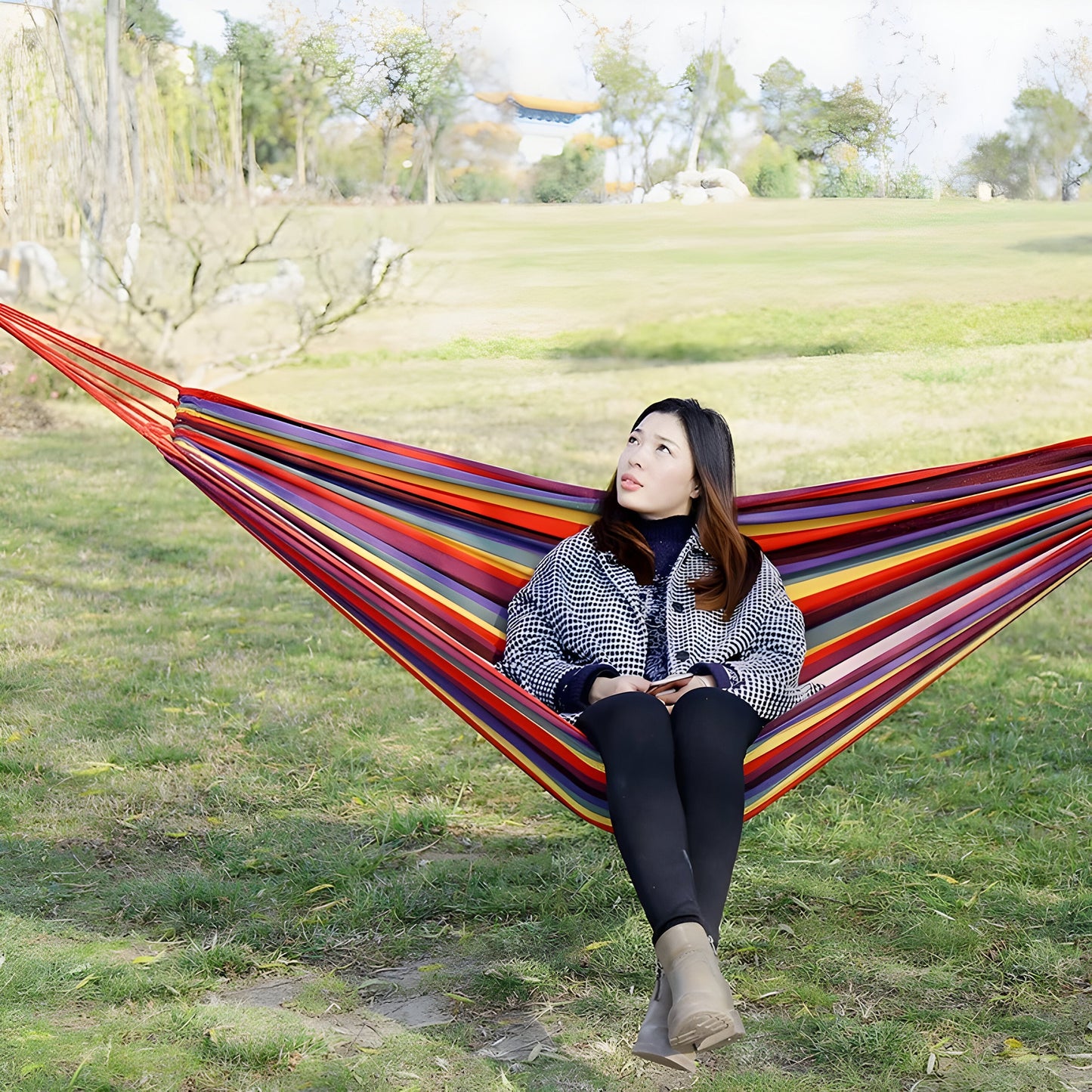 ComfortNest Outdoor Hammock - Spacious & Breathable Design