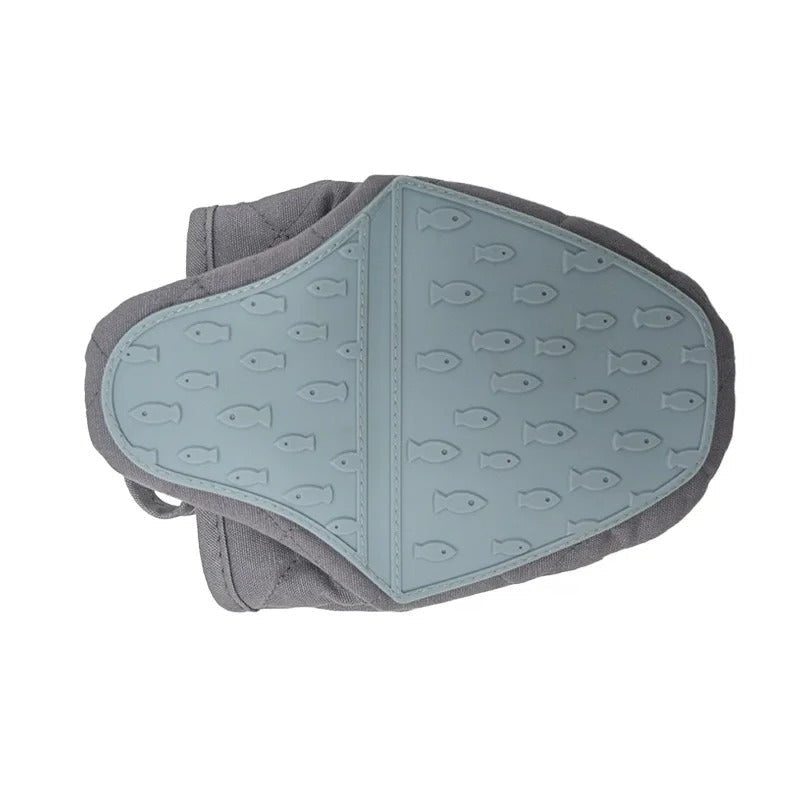 Silicone Oven Mitt in Fish Design – Versatile Kitchen Tool