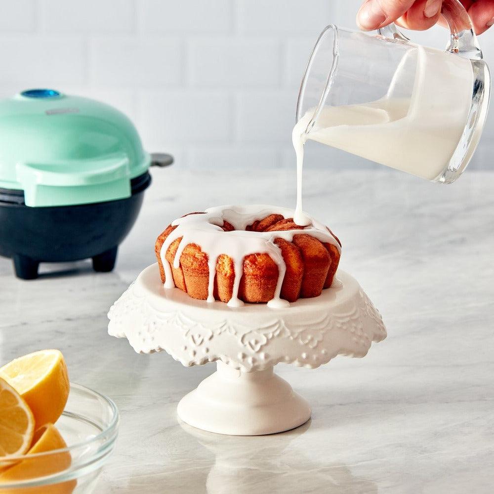 Delicious Mini Cakes Ready in Just Minutes